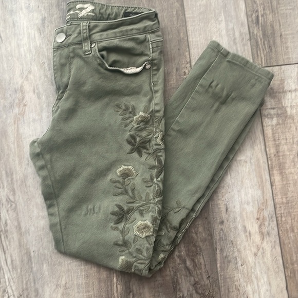 Seven7 Green Embroidered Skinny Jeans - Picture 2 of 4